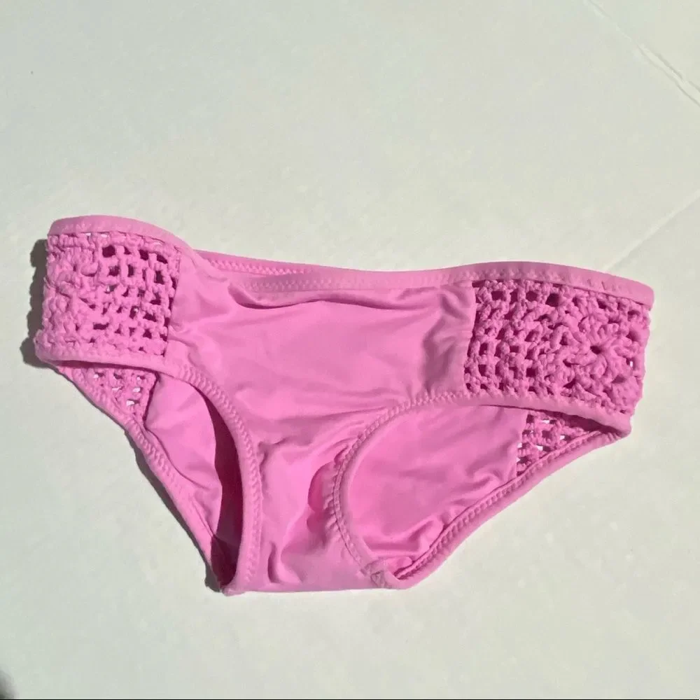 Frankie's Bikinis Crocheted Pink Bikini‎ Bottom